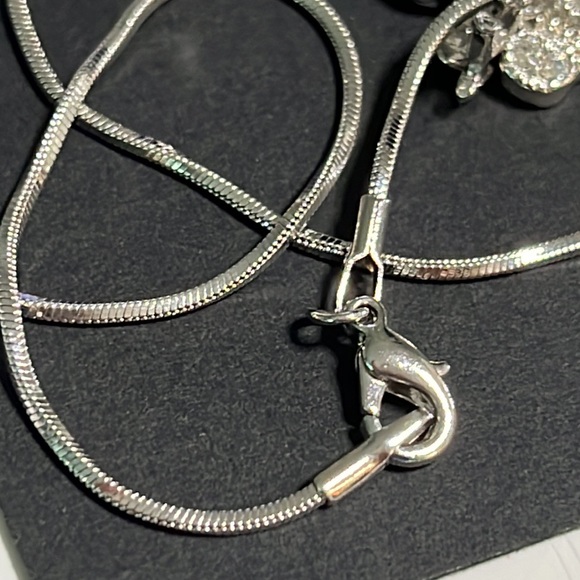 Adorable Monkey Chimp crystal necklace - Picture 4 of 7